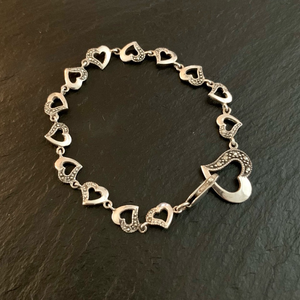 Sterling Silver Marked 925 SU Marcasite Open Heart 7”Bracelet